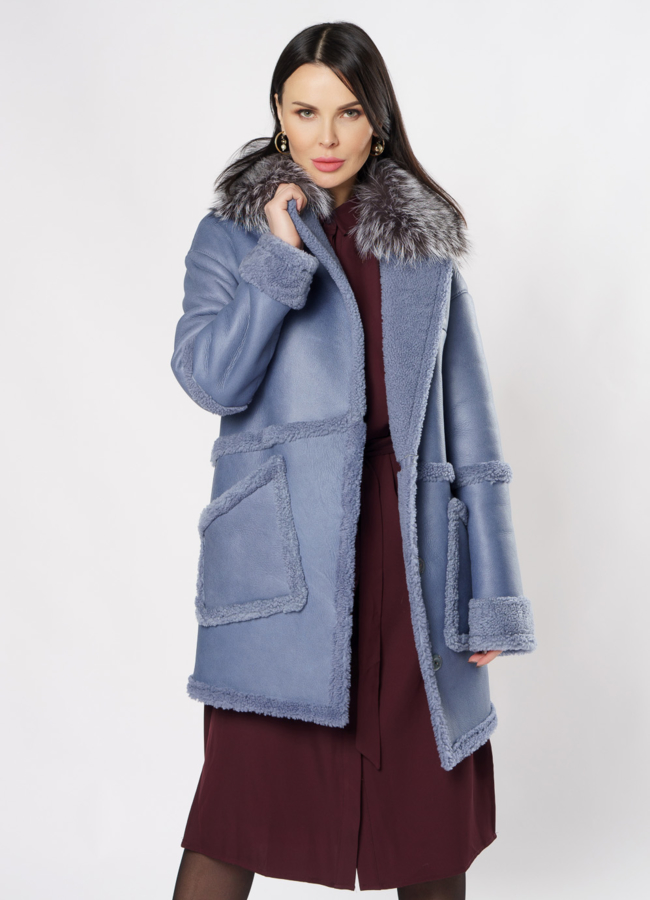 фото Пальто из овчины голубого цвета с английским воротником модель № 10194