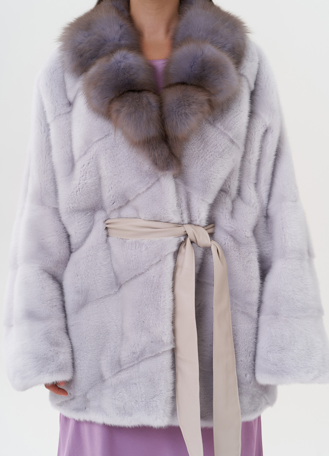 Норковая шуба под пояс с воротником из куницы модель № 27581 универмаг малина