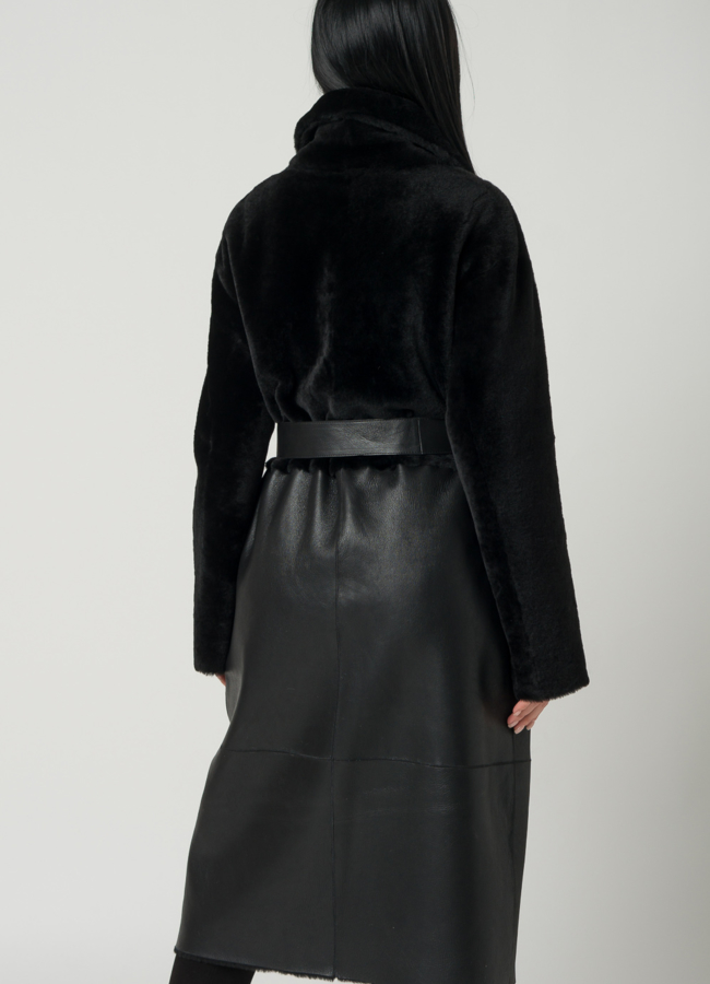 Двусторонняя женская дубленка с английским воротником модель № 22246 в кредит