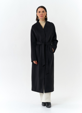 Женское пальто черного цвета с поясом