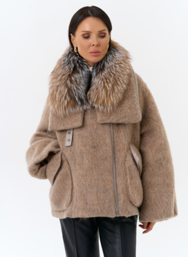 Женский пуховик с отделкой из меха блюфрост