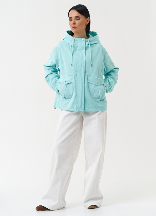 Ветровка женская голубого цвета с капюшоном модель № 30455 в рассрочку