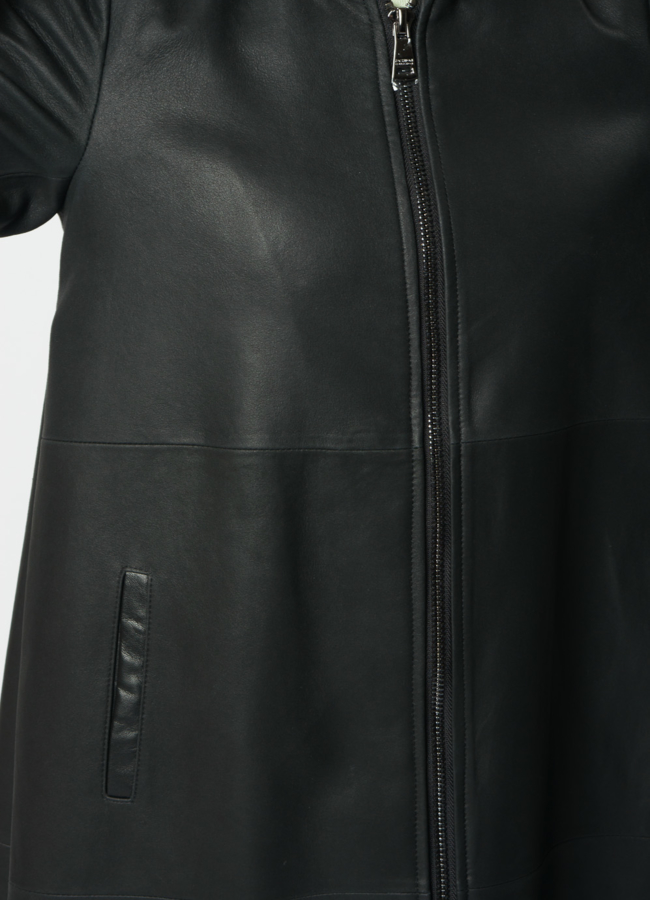 Пальто с капюшоном из натуральной кожи  модель № 10711 в рассрочку