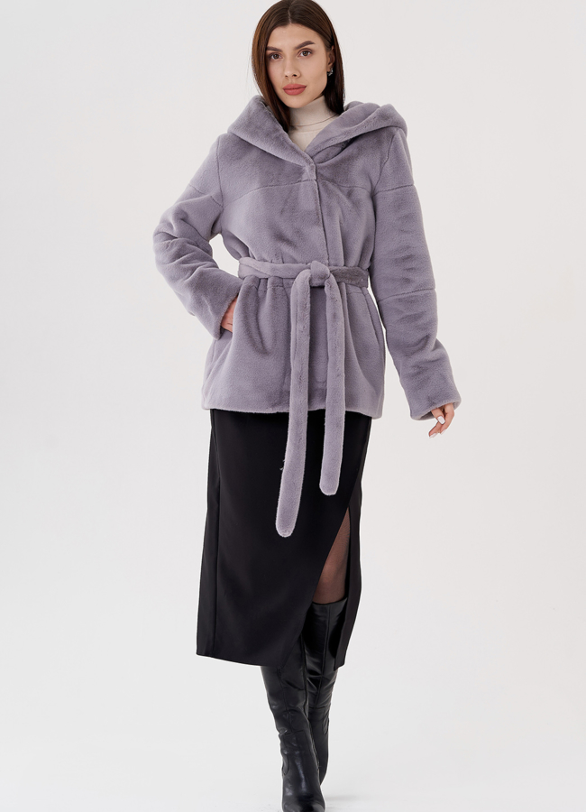 Женская куртка из эко меха в сером цвете модель № 23531 в рассрочку