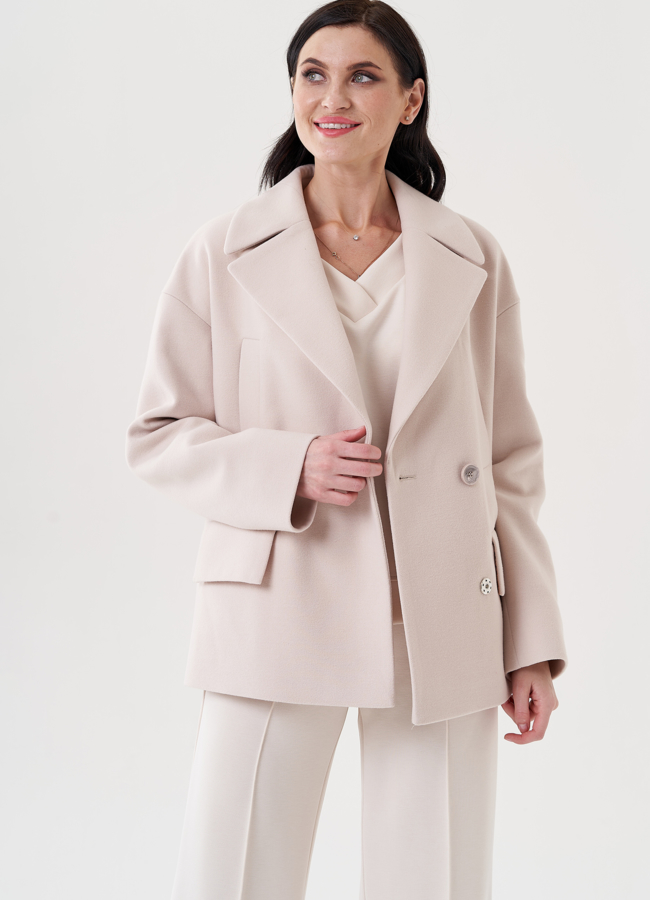 фото Укороченное женское пальто с английским воротником  модель № 24410