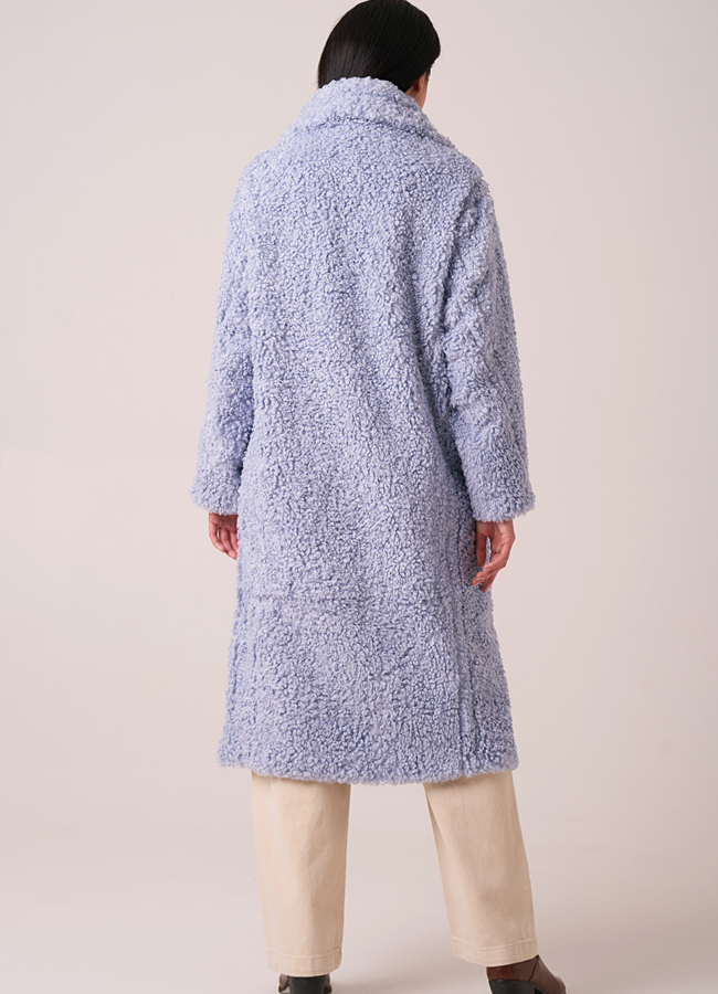 Шуба из эко меха с английским воротником модель № 211 в кредит