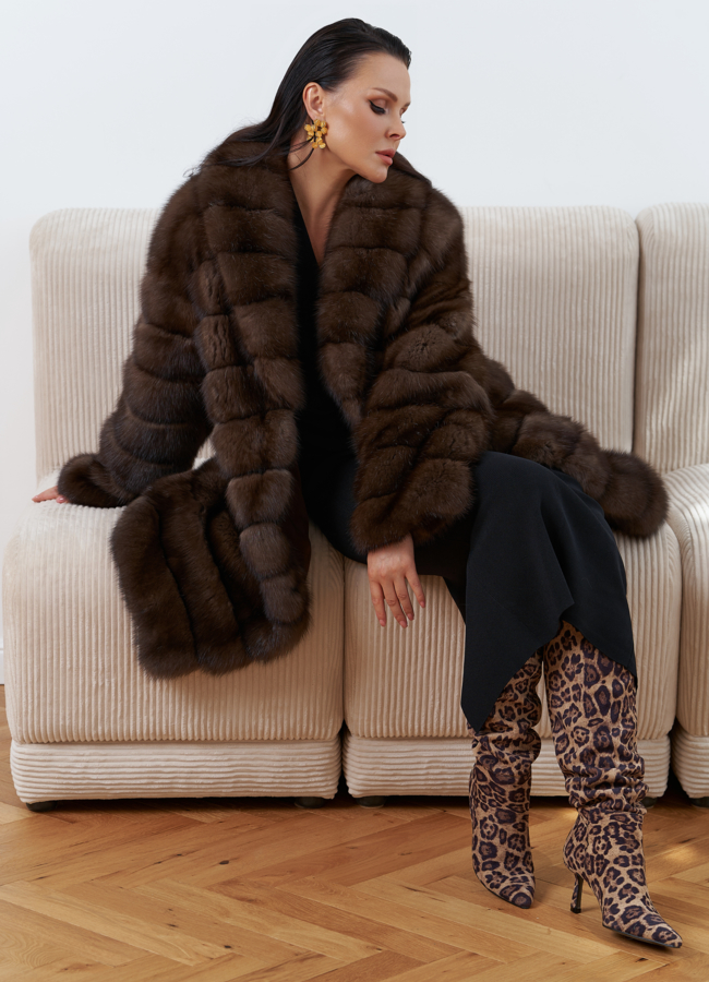 Шуба из соболя  модель № 24591 меха малина