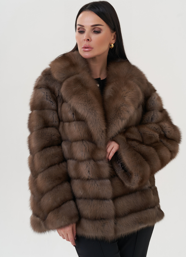 Шуба из куницы с английским воротником  модель № 26039 универмаг малина