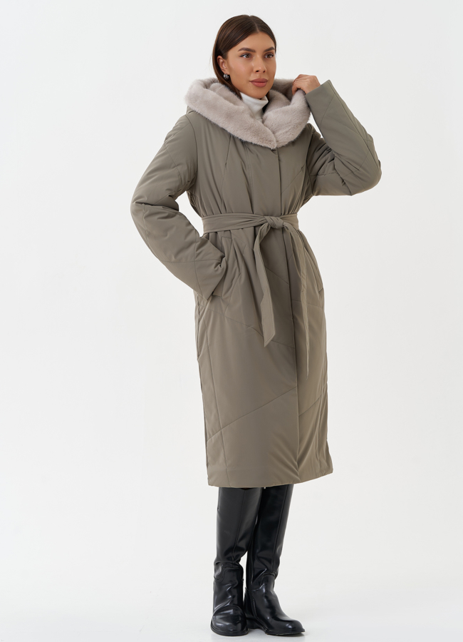 Женский пуховик с капюшоном из эко меха модель № 28399 в кредит