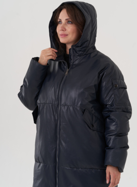 Женский пуховик синего цвета из эко кожи