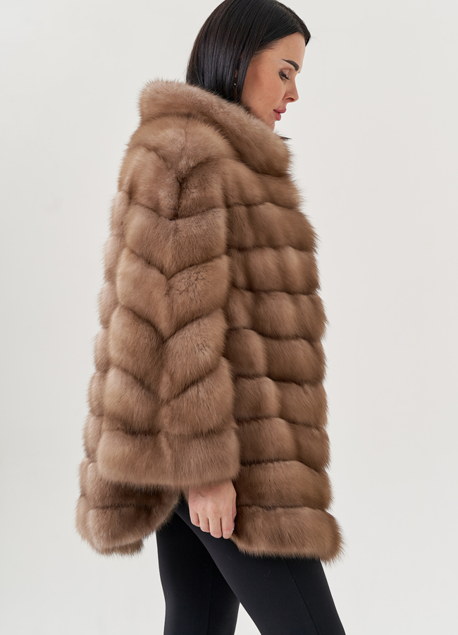 Короткая шуба из куницы в цвете тор-тор модель № 77589 меха малина