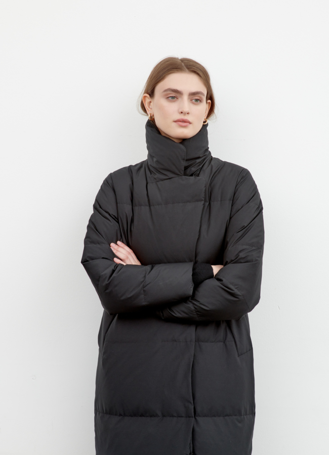 фото Женский длинный пуховик модель № 79409