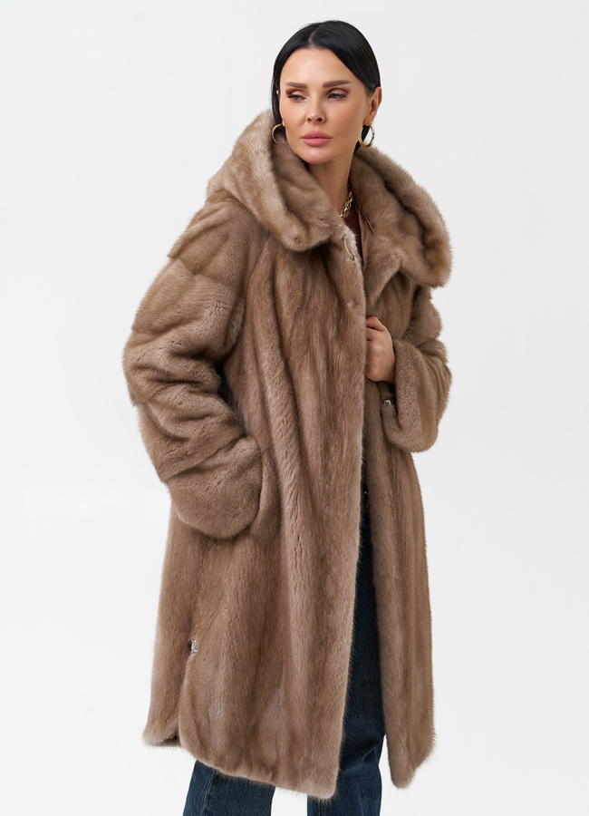 Шуба из норки бежевого цвета с капюшоном модель № 27773 меха малина