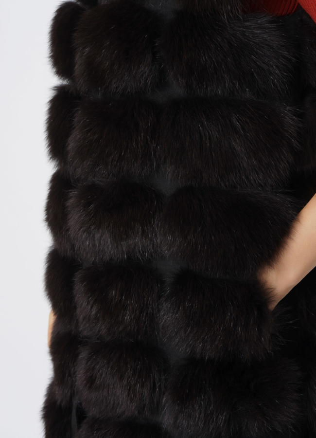 Меховая жилетка из песца модель № 21720 универмаг малина