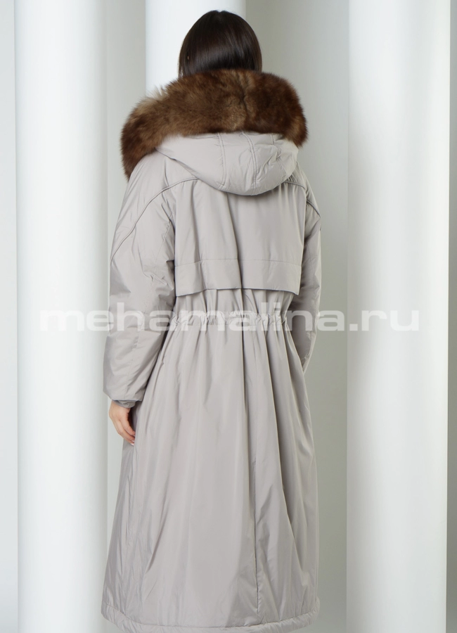 Удлиненная парка серого цвета модель № 12450 в кредит