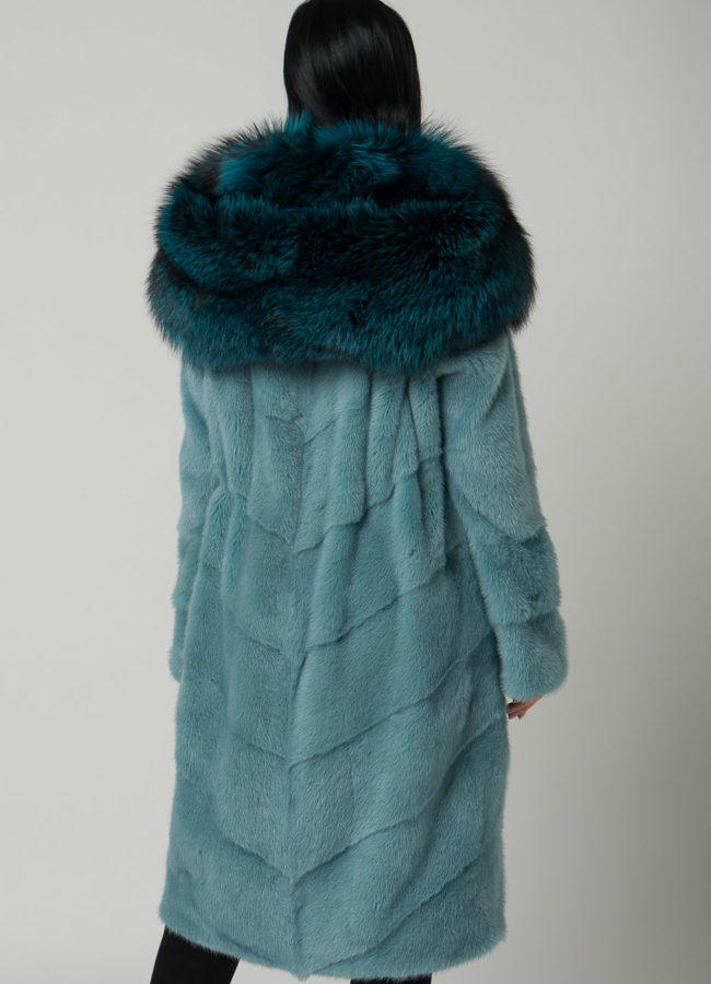 Светлая норковая шуба с капюшоном из чернобурки модель № 1602 в кредит