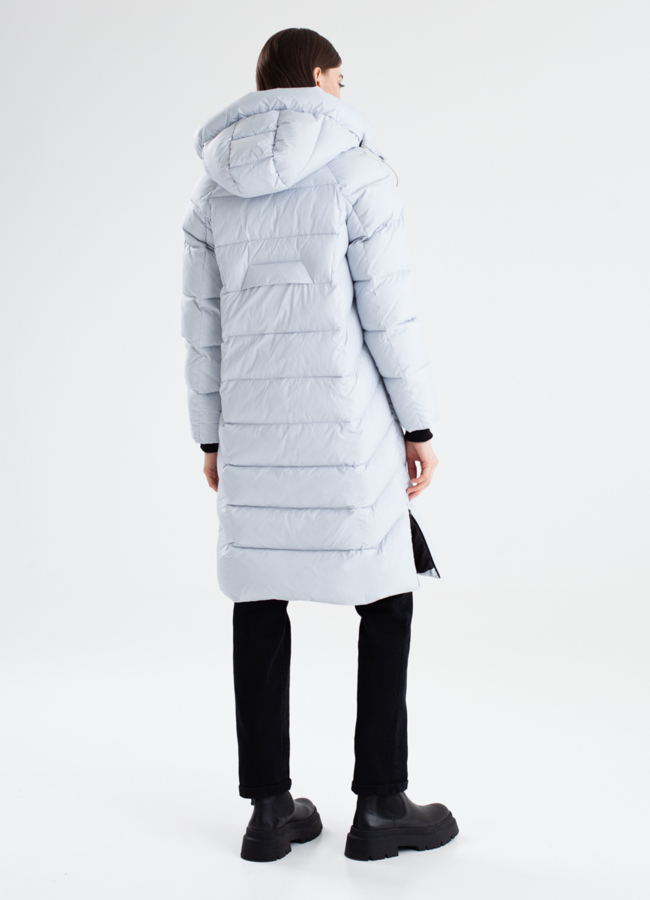 фото Женский пуховик светло-серого цвета модель № 23349