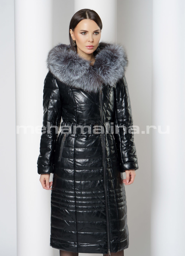 Пуховик из эко кожи на молнии с капюшоном модель № 1915 меха малина