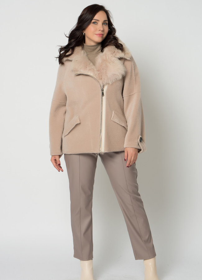 фото Укороченная шуба из шерсти бежевого цвета на молнии модель № 12851