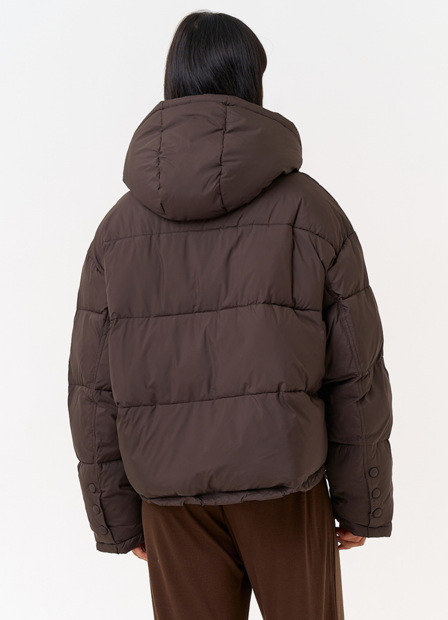 фото Женский короткий пуховик с капюшоном модель № 31580 фото Женский короткий пуховик с капюшоном модель № 31580