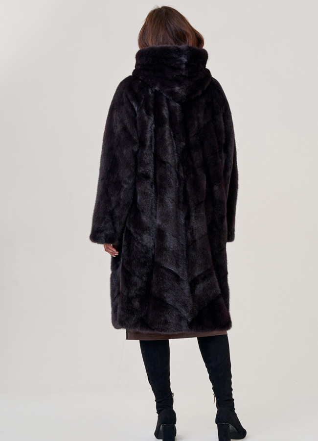 Шуба из норки силуэта баллон с капюшоном модель № 23075 в кредит