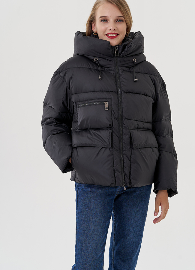 фото Женская куртка с капюшоном черного цвета  модель № 82039