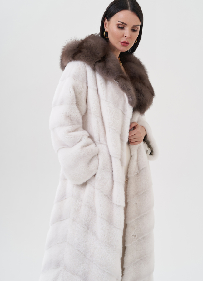 Норковая шуба с капюшоном из куницы  модель № 24669 в рассрочку