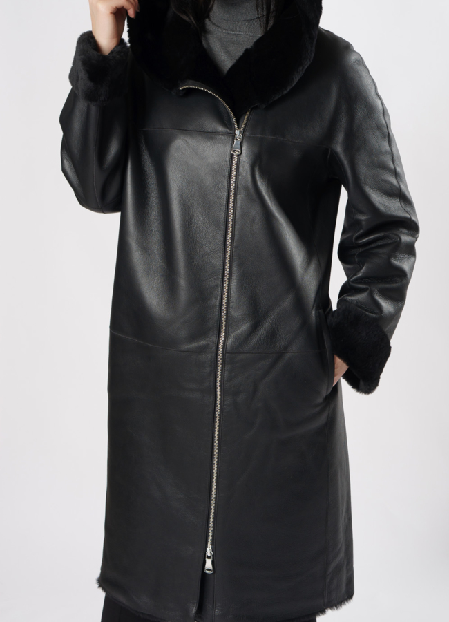 Дубленка черного цвета на молнии модель № 3437 универмаг малина