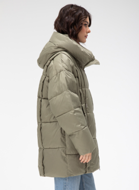 Женский пуховик с капюшоном 