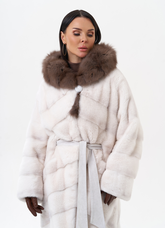 Норковая шуба с капюшоном из меха куницы модель № 29528 универмаг малина