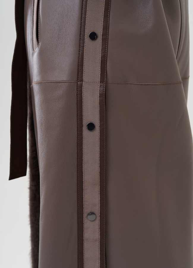 Женская дубленка с английским воротником  модель № 25287 универмаг малина