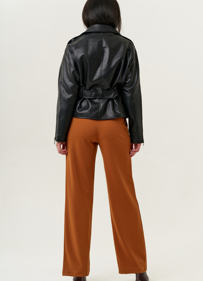 Женская куртка из искусственной кожи с поясом и английским воротником модель №  22405 в кредит