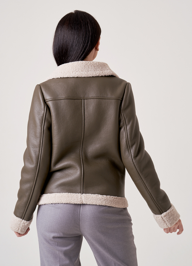 фото Дубленка из эко меха цвета хаки модель № 18811