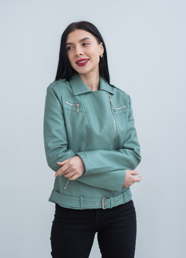 Куртка женская из эко кожи  модель № 22866 меха малина