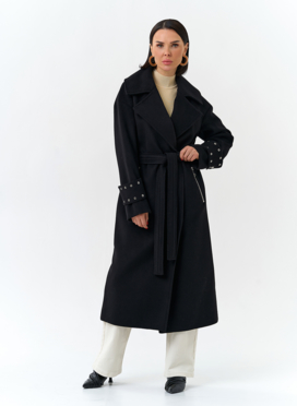 Женское пальто черного цвета