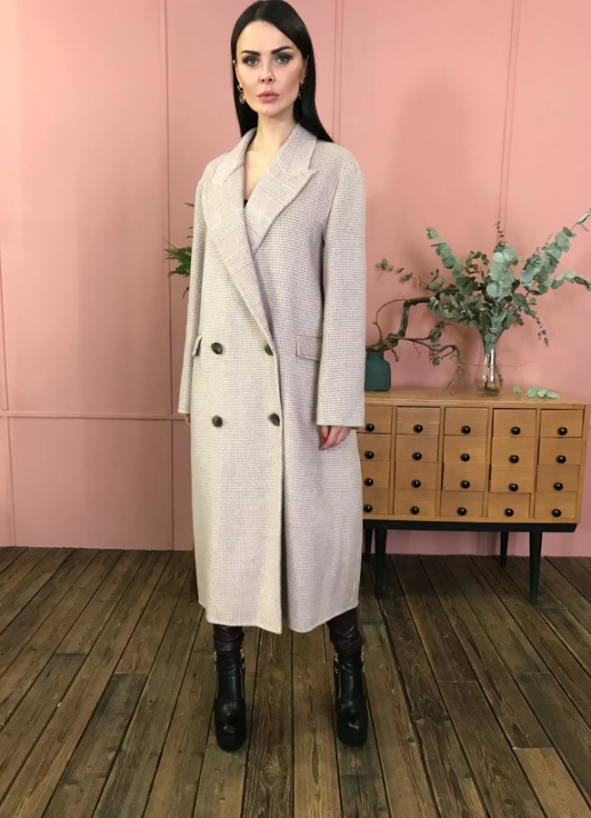 Пальто двубортное в клетку с английским воротником модель № 10839 меха малина