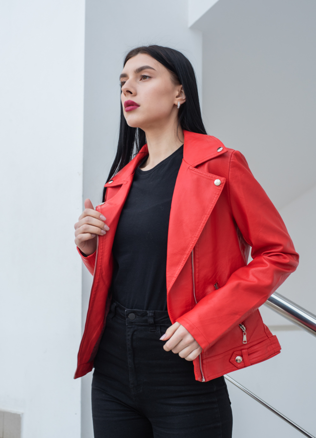 Женская куртка  из эко кожи  модель № 22864 универмаг малина