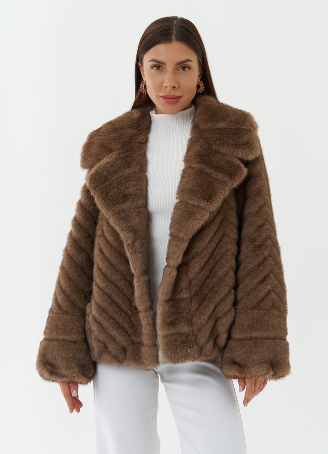 Короткая куртка из эко меха модель № 26672 универмаг малина