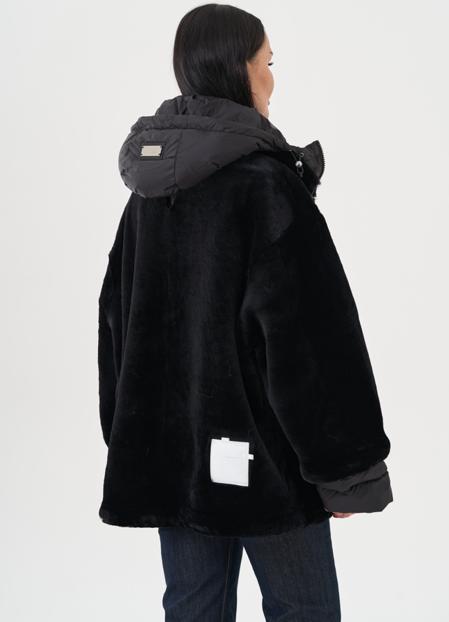 Куртка черного цвета с капюшоном модель № 24945 универмаг малина