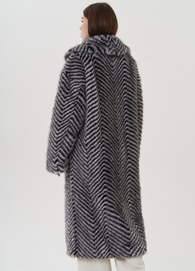 фото Длинное женское пальто из эко меха модель № 25686