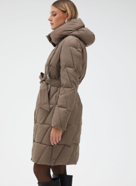 Женский пуховик с поясом