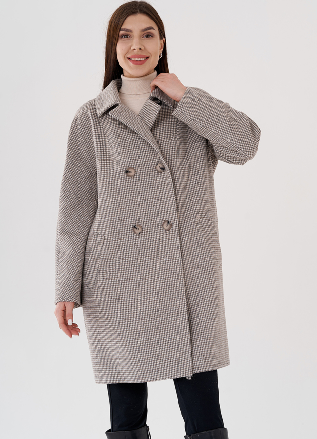 Бежевое женское пальто с принтом 