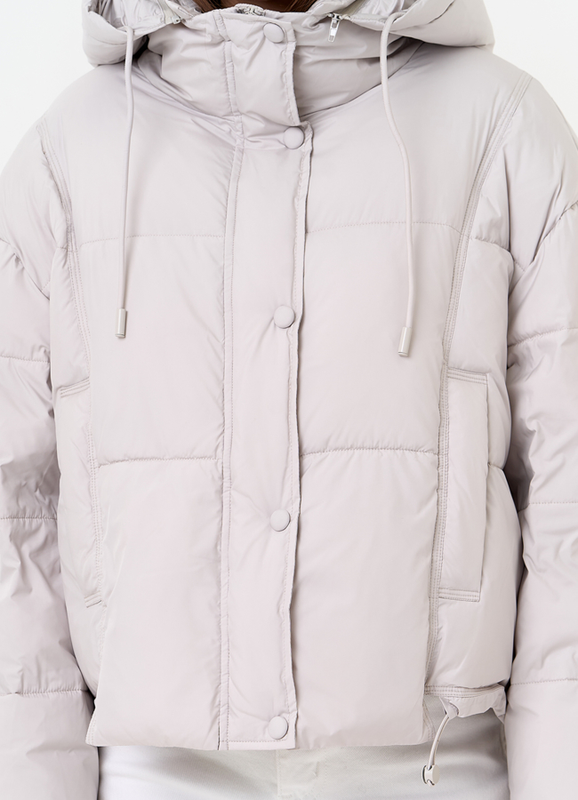 Женский короткий пуховик с капюшоном модель № 31579 универмаг малина Женский короткий пуховик с капюшоном модель № 31579 универмаг малина