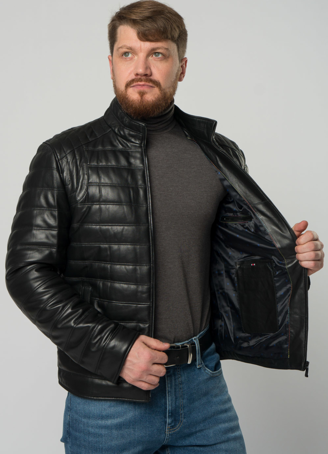 Куртка черного цвета  модель № KP-193 в рассрочку