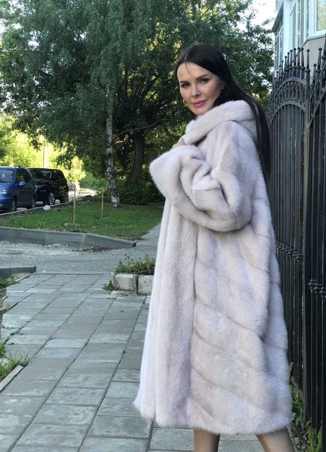 Светлая норковая шуба  модель № 3002 в рассрочку