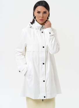 Плащ женский белого цвета