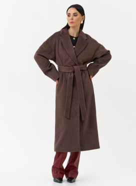 Женское пальто с английским воротником