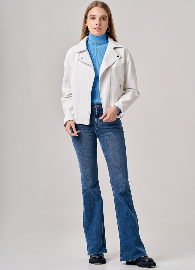 фото Белая куртка из искусственной кожи модель № 165-1