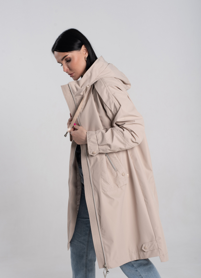 Плащ женский бежевого цвета  модель № 24480 в кредит