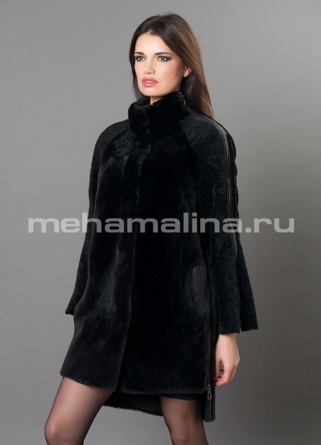 Шуба черного цвета  модель № D-237 меха малина